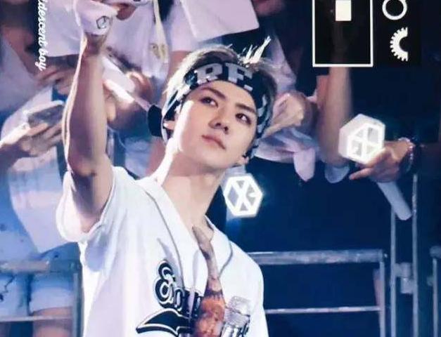 爱豆TFBOYS最新动态揭秘，小巷特色小店中的奇遇，隐藏宝藏等你来发掘！