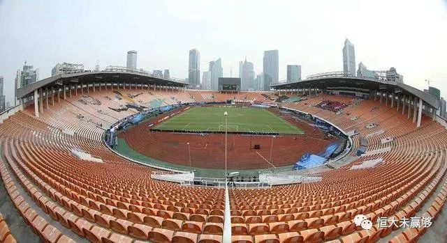 恒大新球场最新动态,变化中的辉煌,自信与学习共谱新曲