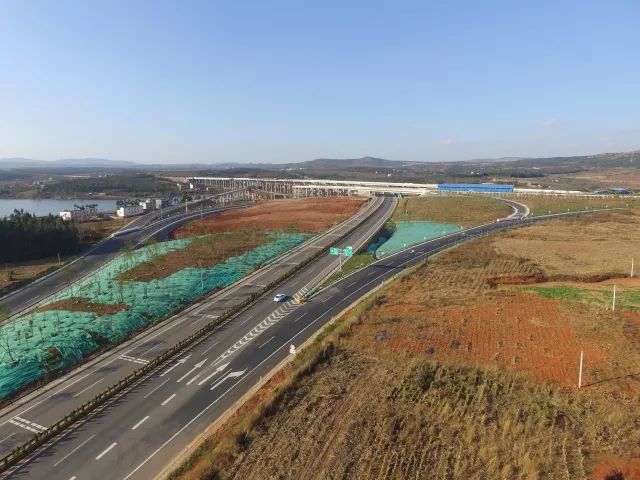 曲靖富兴高速最新进展揭秘，进展与小巷中的惊喜发现