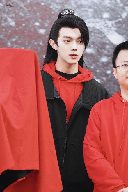 雪鹰领主最新章节，启程探索自然美景的奇幻之旅