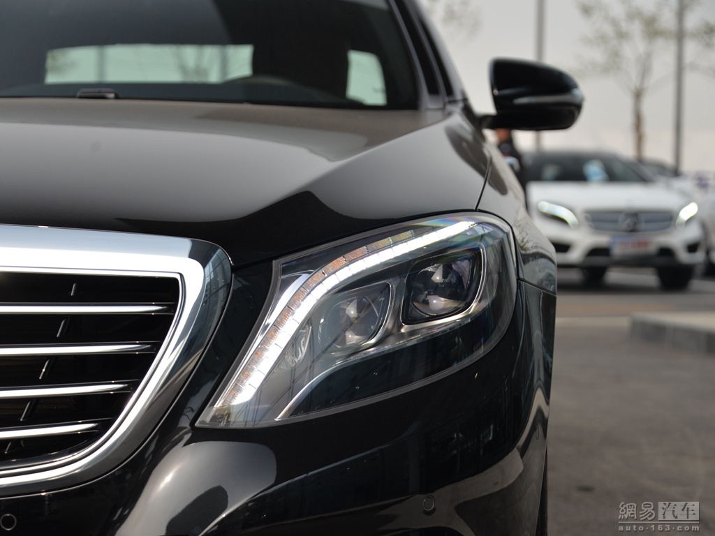 奔驰S320L 2016款，时代精英之选的最新报价与详细配置