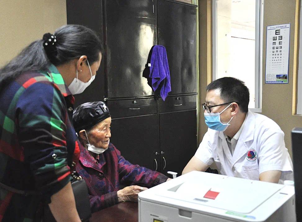 成都内科主任招聘启事,梦想起航,自信成就未来领袖