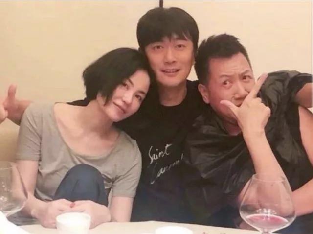 王菲与谢霆锋最新动态揭秘,科技情感融合,智能生活新篇章