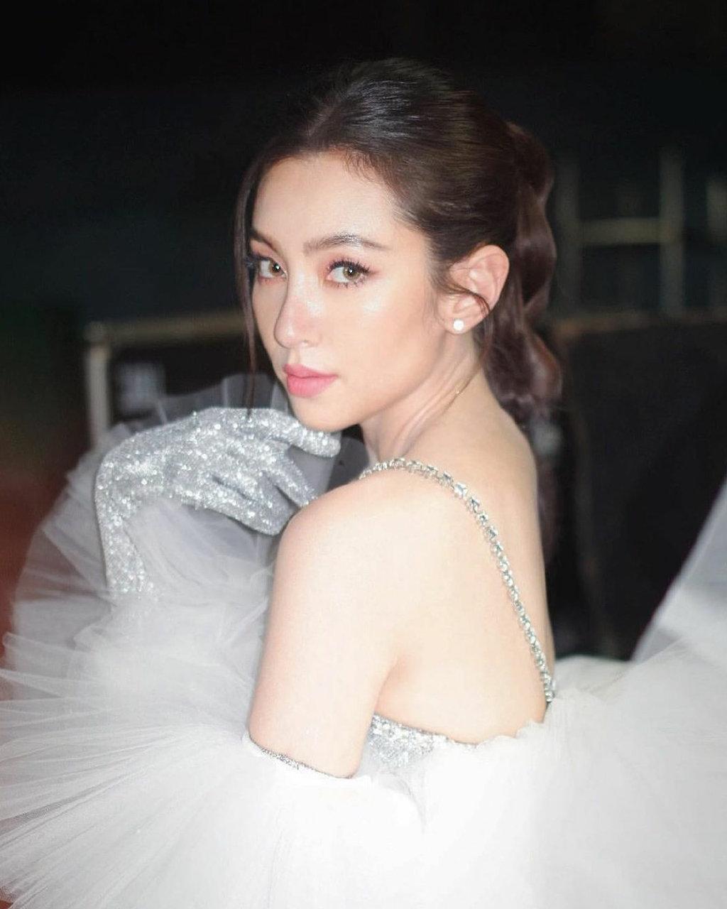 泰国明星Weir的最新动态，自然之旅探索内心平和与宁静