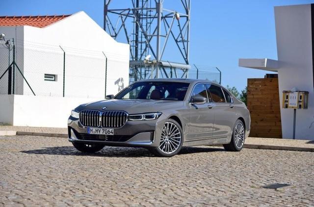 最新宝马7系豪华旗舰，科技之巅，驾驭未来的极致体验