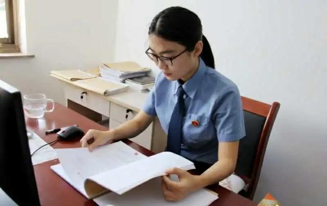 研究生怀孕最新政策下的温馨故事与启示