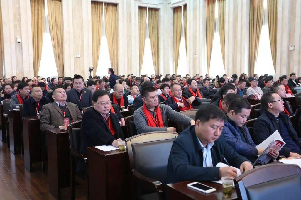 最新服务业的时代背景、重大事件与地位见证