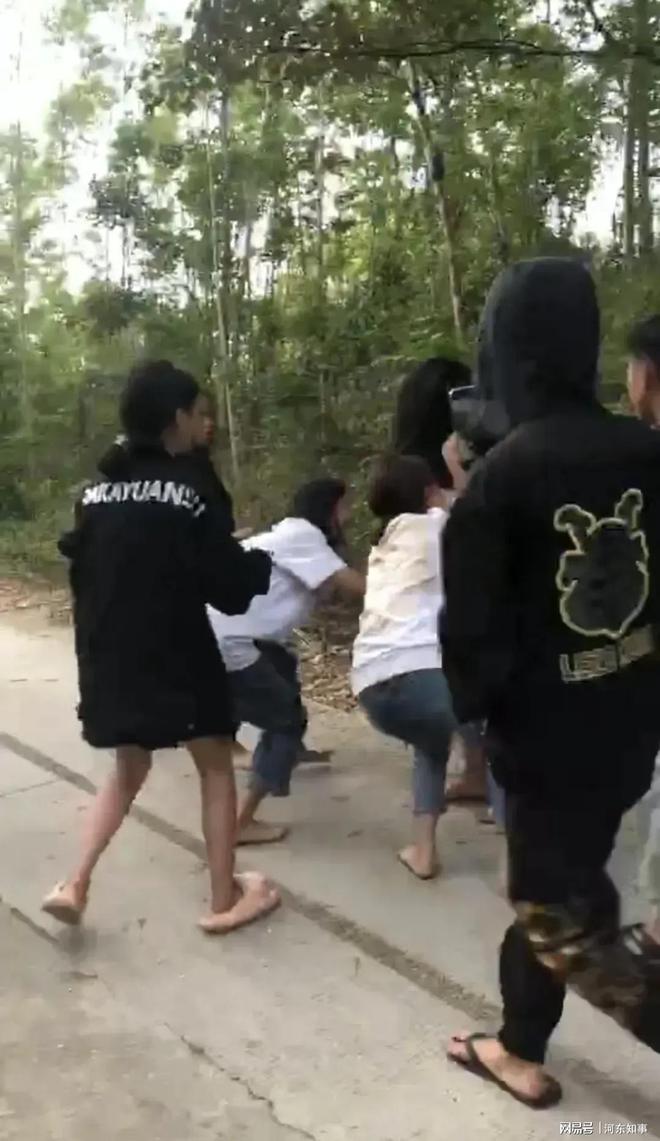 最新校园暴力视频,时代警钟的紧急敲响