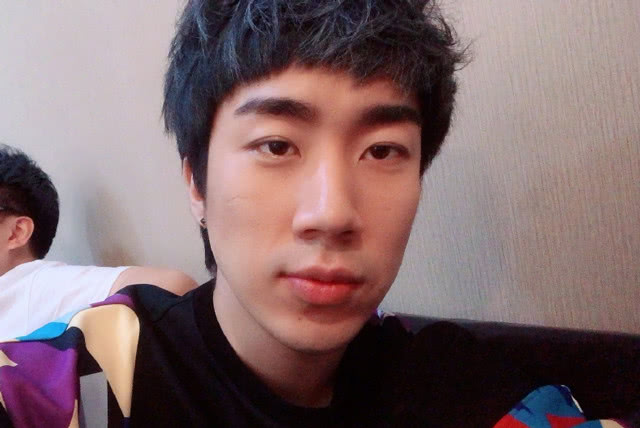 小巷深处的特色直播间,骚男直播美食探秘,隐藏的美食天堂最新揭秘