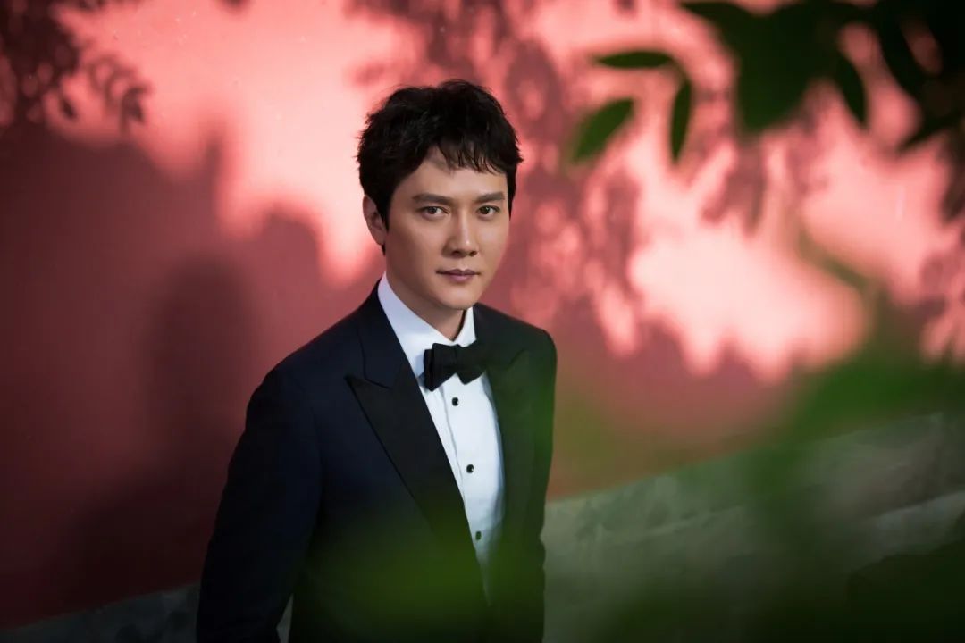 冯绍峰最新恋情,星光下的情感涟漪