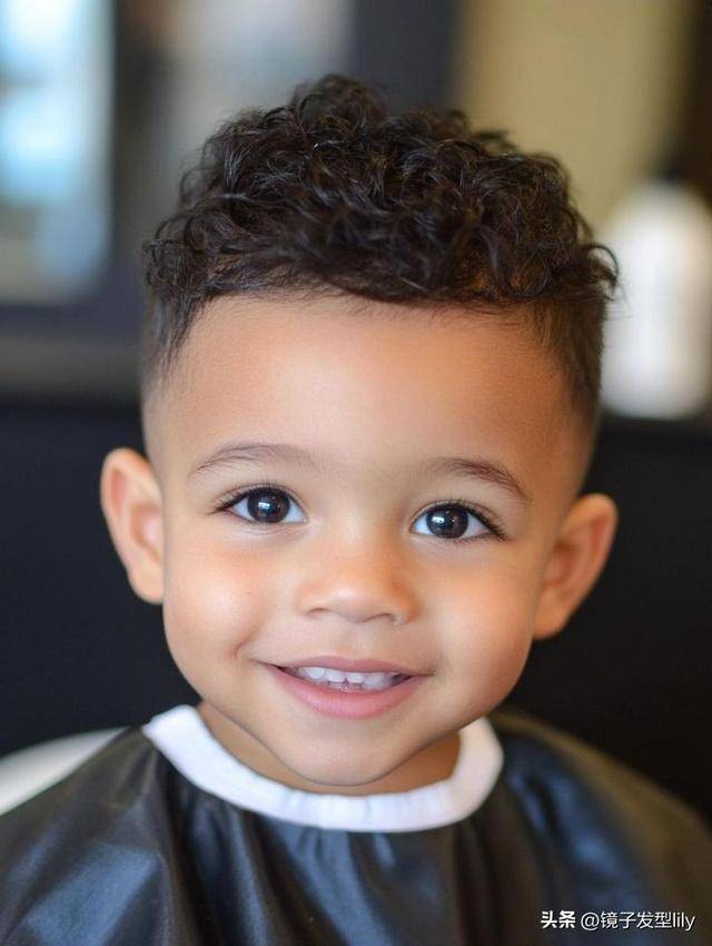 男婴发型流行趋势与个人立场探讨,最新图片展示 2025年流行趋势分析