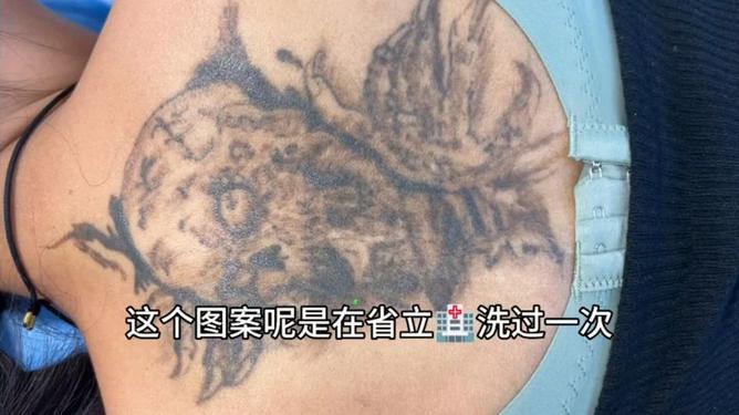 女生背部纹身图案流行趋势，拥抱自然，追寻内心宁静与平和