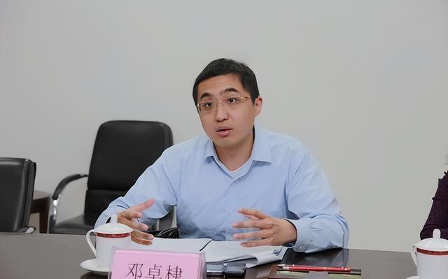邓卓隶最新动态揭秘，追踪其最新信息的有效途径和方法探索