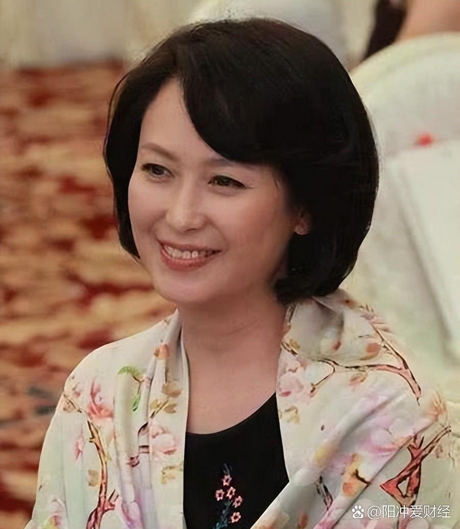 左翎最新动态深度解析，多方观点及其影响综述