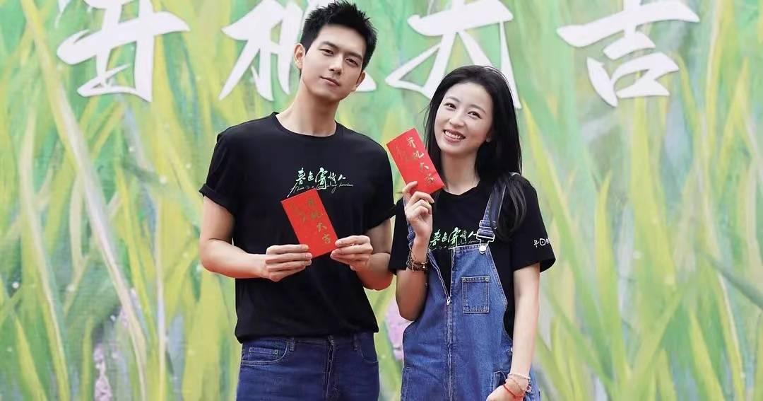 最新姐弟恋小说，时代情感涟漪的浪漫故事