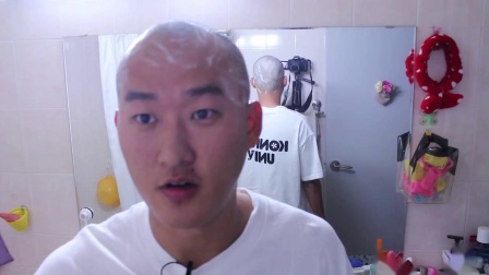探索剃光头艺术之旅，男人的独特剃发艺术视频分享