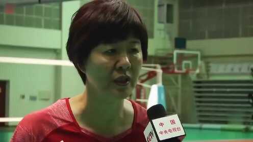 揭秘赛场背后的故事，女排精神的力量，专访女排最新动态！