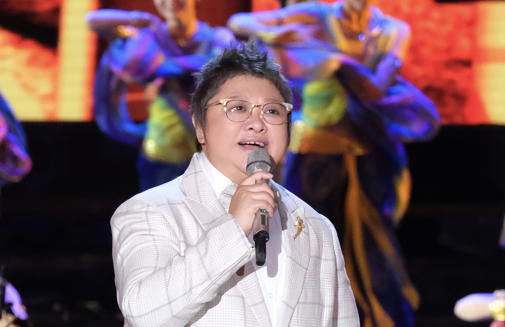 韩红武汉之行,慈善行动引发关注