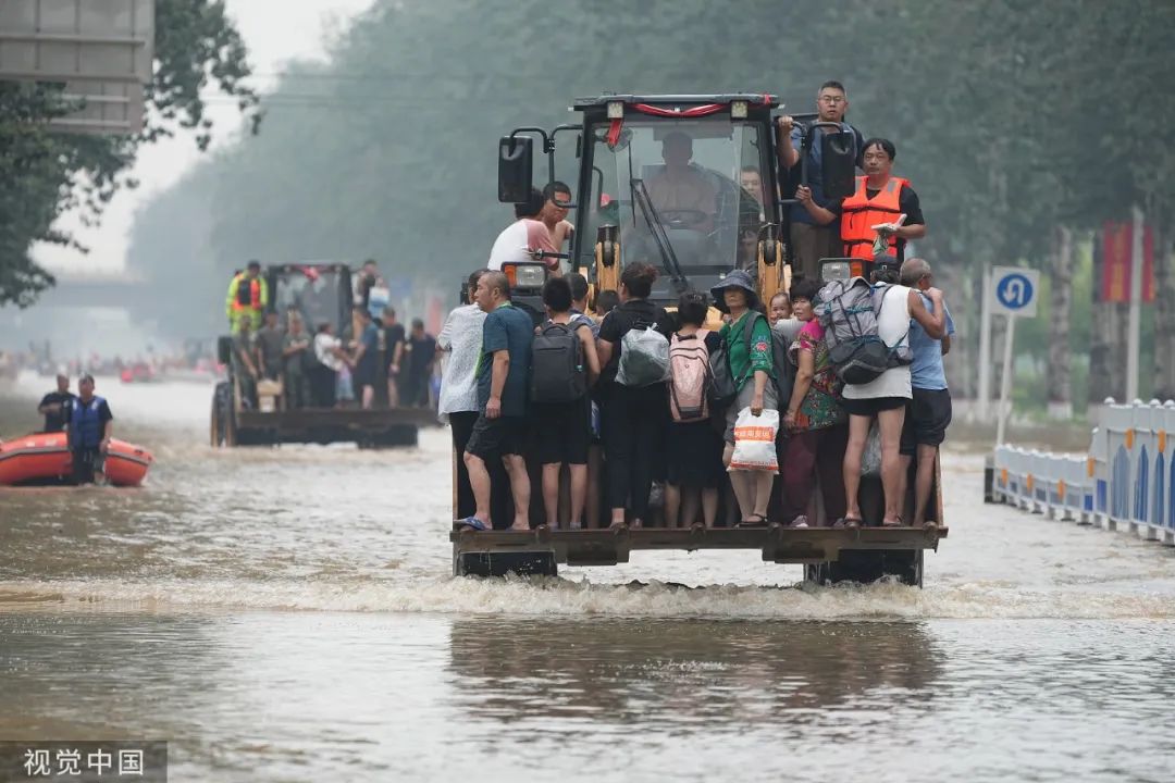 洪水最新直播,变化中的力量与自信成就感的交织展现