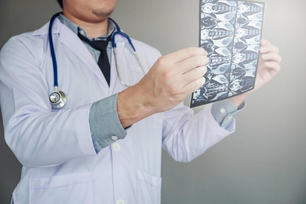 最新冠状疫情动态,时代之影下的挑战