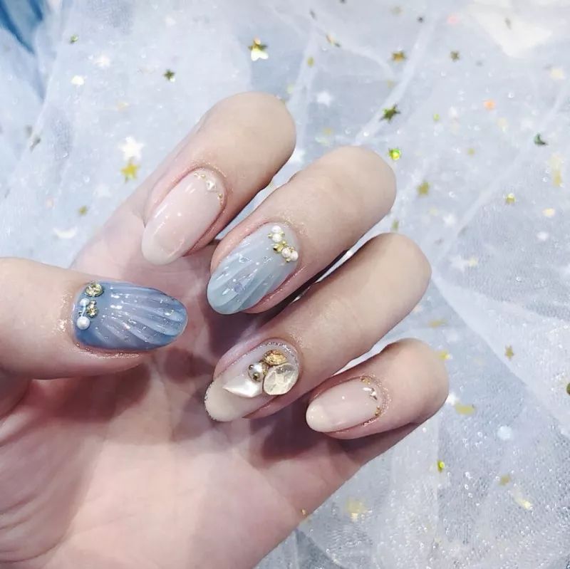 施华洛美甲钻最新潮流,艺术之变,自信成就之美